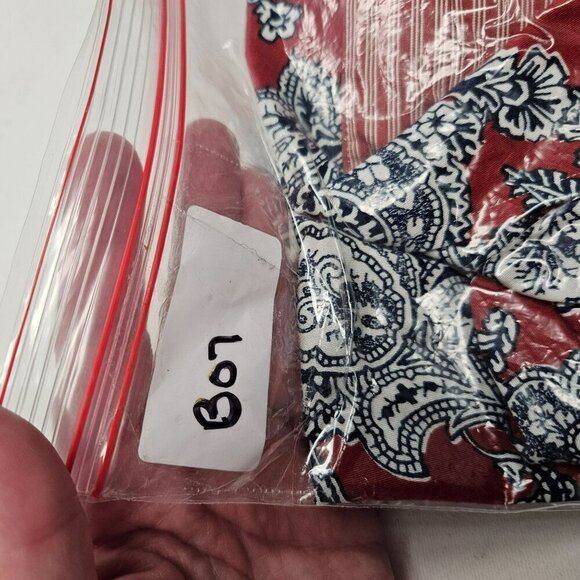 Chaps XL Long Sleeve Button-Down Paisley Shirt No Iron 100% Cotton Red & Blue - Picture 9 of 9